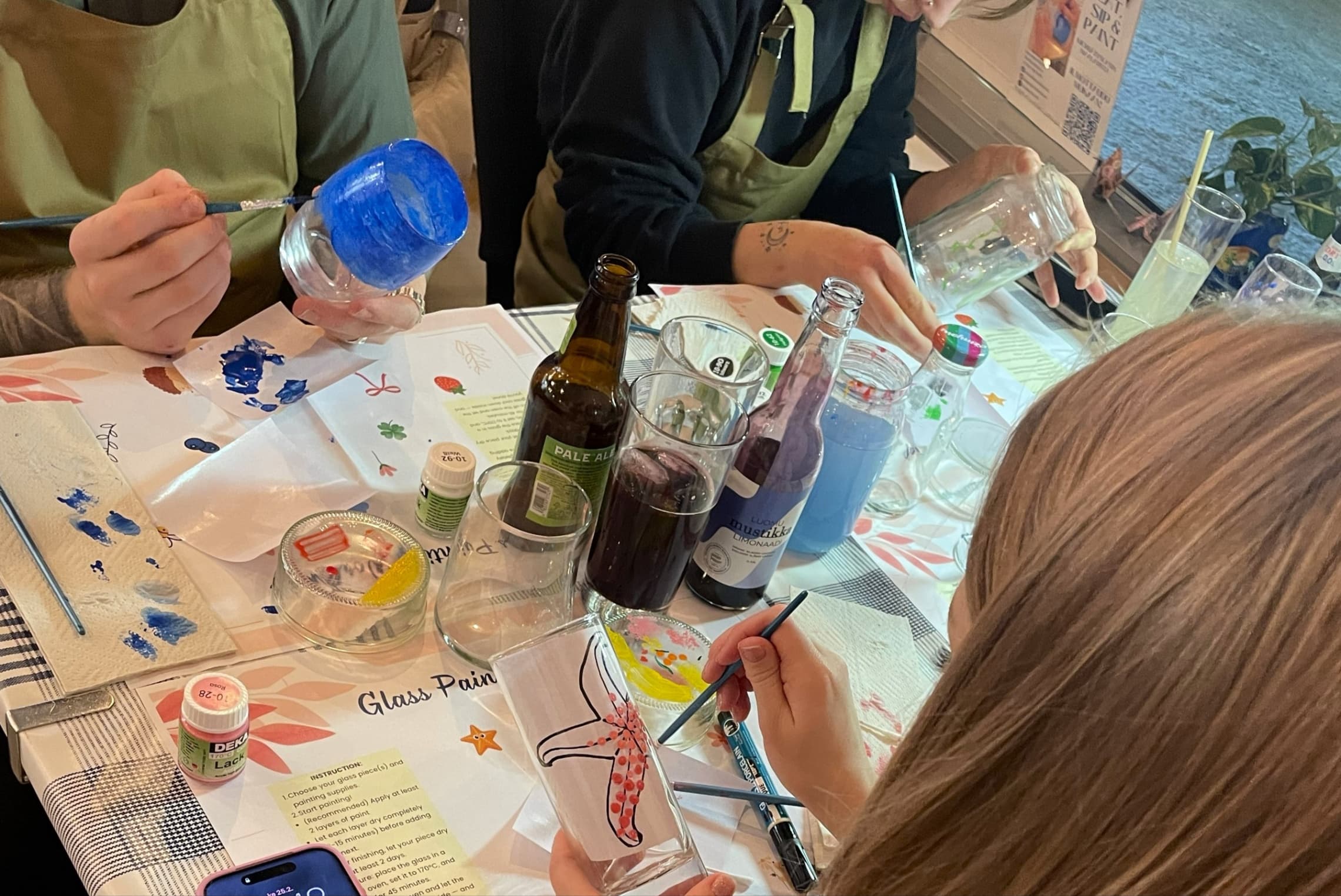 Eat, Sip and Paint: Kierrätyslasin maalaustyöpaja - tapahtuman kuva